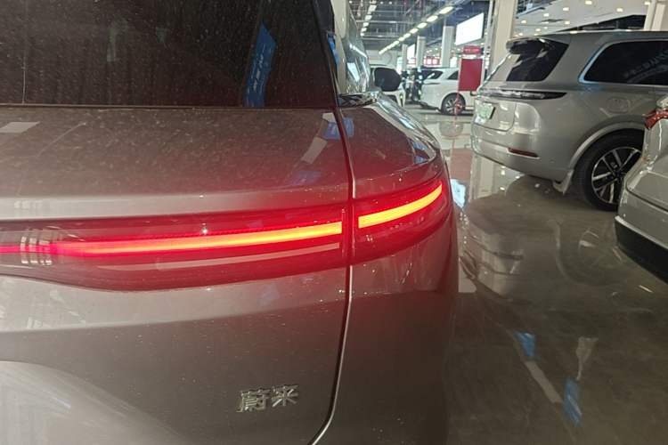 Used Nio ES8 2024 75 kWh Executive Edition Right Rear Taillight
