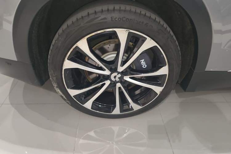 Used Nio ES8 2024 75 kWh Right Rear Wheel Hub