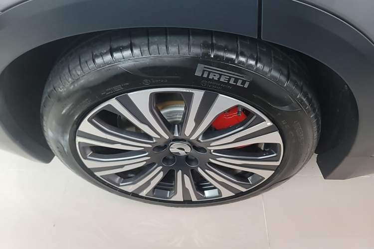 Used Nio ES8 2024 75 kWh Right Rear Wheel Hub