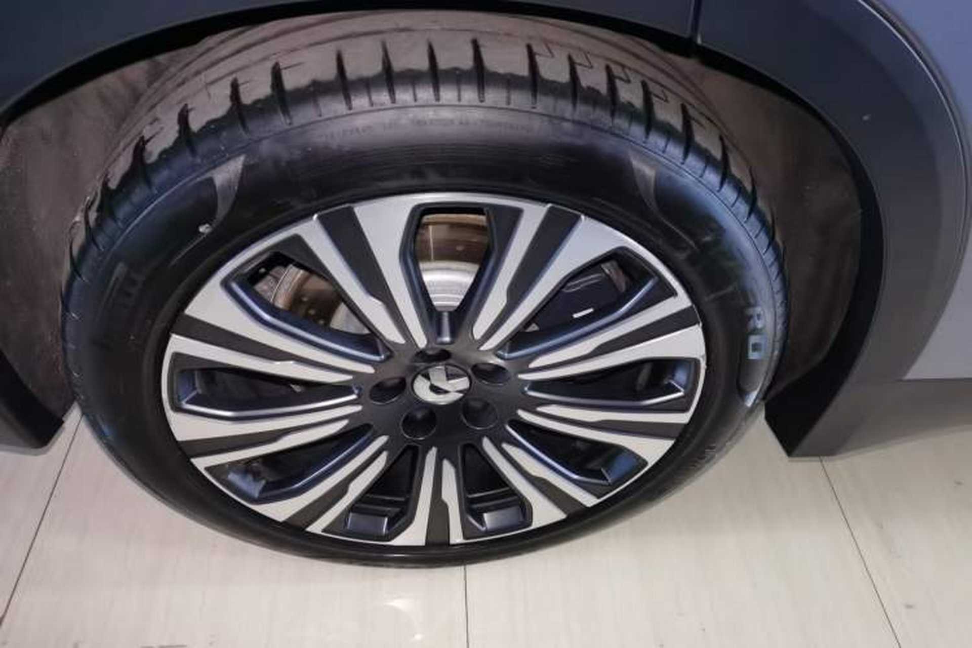 Used Nio ES8 2024 75 kWh Right Rear Wheel Hub
