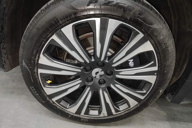 Used Nio ES8 2024 75 kWh Right Rear Wheel Hub