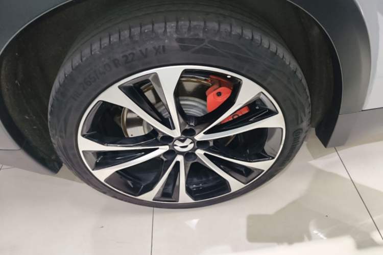 Used Nio ES8 2024 75 kWh Executive Edition Right Rear Wheel Hub