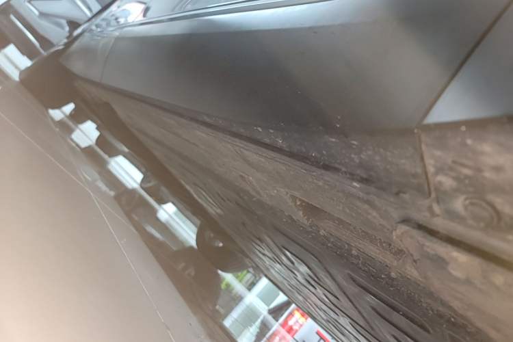 Used Nio ES8 2024 75 kWh Right Side Sill