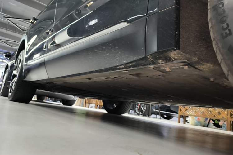 Used Nio ES8 2024 100kWh Signature Edition Right Side Sill