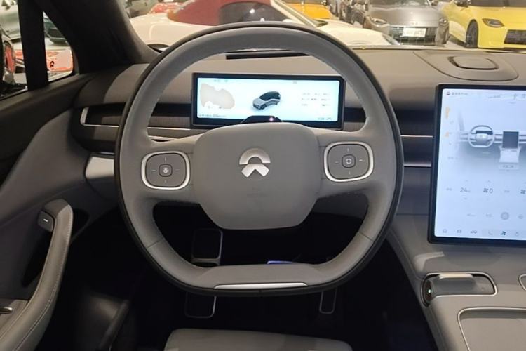 Used Nio ES8 2024 75 kWh Executive Edition Steering Wheel
