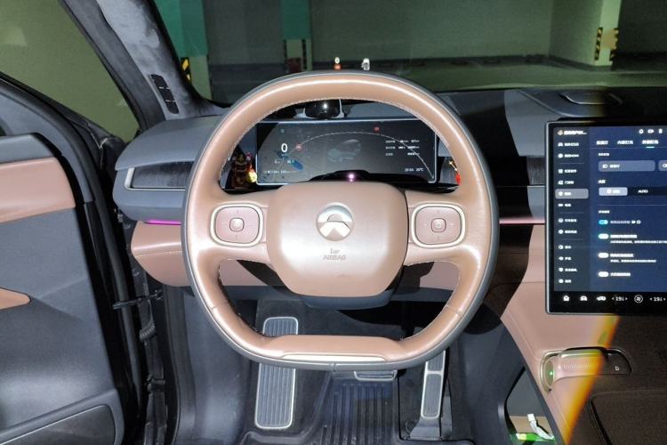 Used Nio ES8 2024 75 kWh Steering Wheel