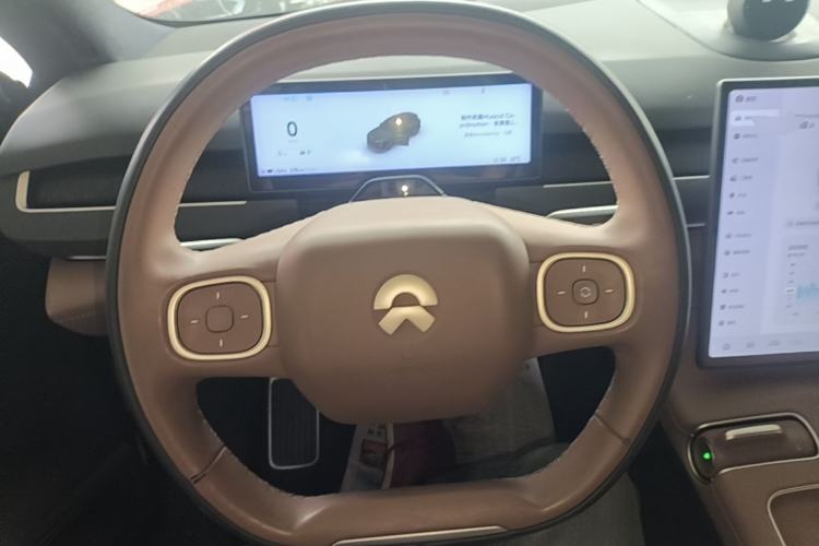 Used Nio ES8 2024 75 kWh Steering Wheel