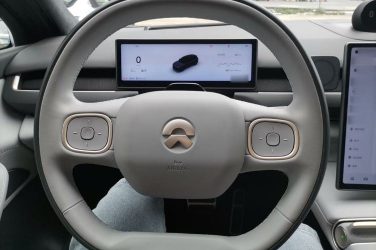 Used Nio ES8 2024 75 kWh Steering Wheel