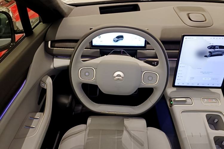 Used Nio ES8 2024 75 kWh Executive Edition Steering Wheel