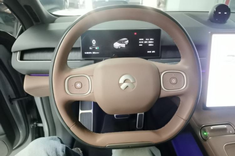 Used Nio ES8 2024 75 kWh Steering Wheel
