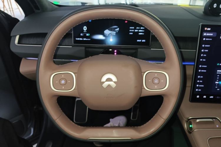 Used Nio ES8 2024 75 kWh Steering Wheel