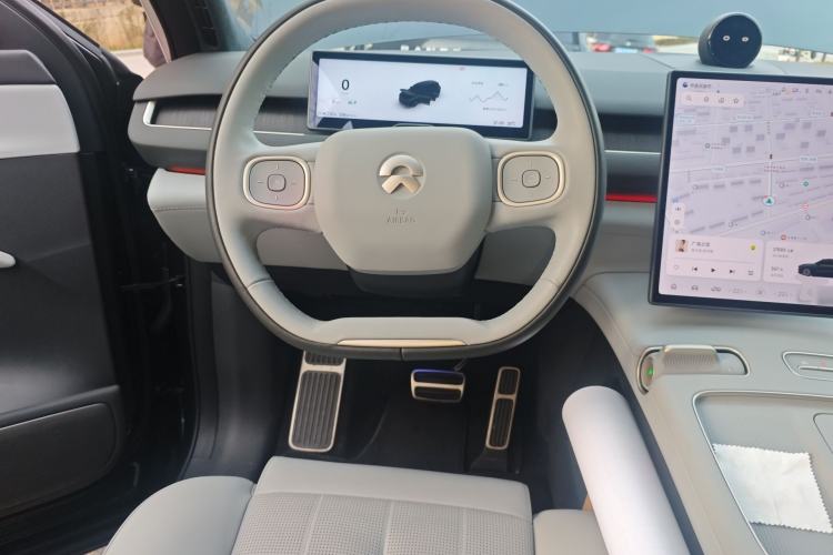 Used Nio ES8 2024 75 kWh Steering Wheel
