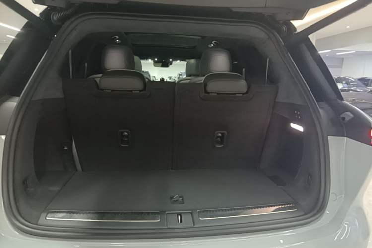 Used Nio ES8 2024 75 kWh Trunk