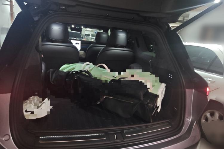 Used Nio ES8 2024 100kWh Signature Edition Trunk