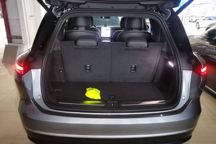 Used Nio ES8 2024 75 kWh Trunk