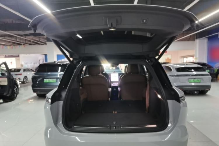 Used Nio ES8 2024 75 kWh Trunk