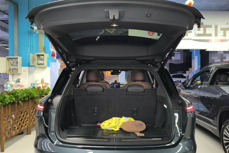 Used Nio ES8 2024 100kWh Signature Edition Trunk
