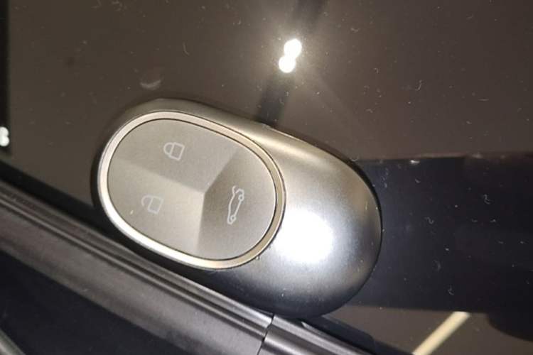 Used Nio ES8 2024 75 kWh Executive Edition Vehicle Key