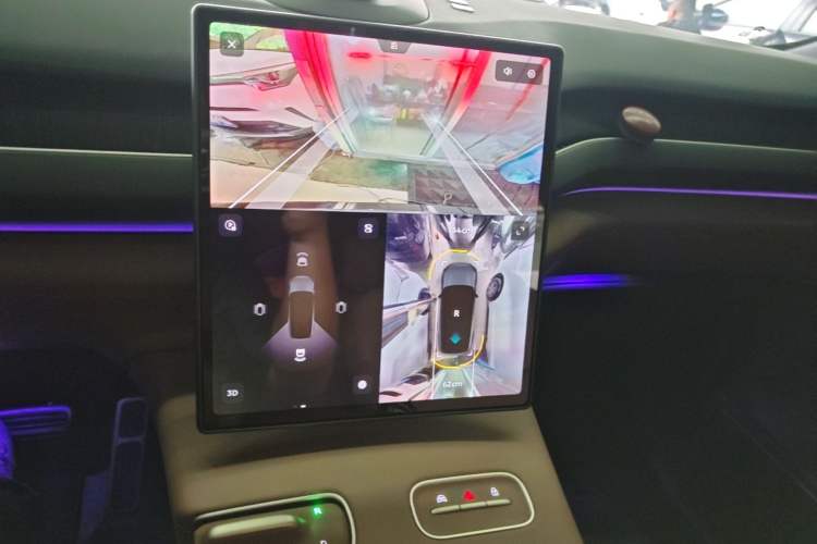 Used Nio ES8 2024 75 kWh Audio And AC Panel
