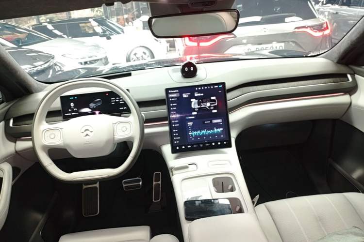 Used Nio ES8 2024 100kWh Center Console
