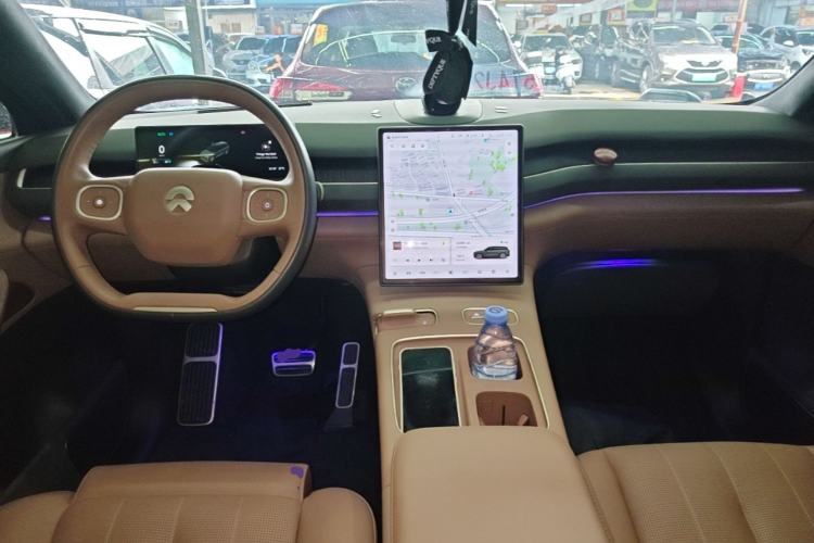 Used Nio ES8 2024 75 kWh Center Console