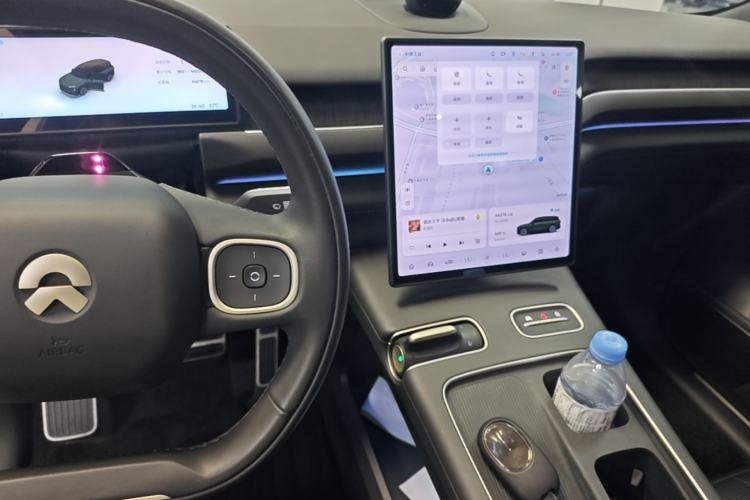Used Nio ES8 2024 75 kWh Center Console