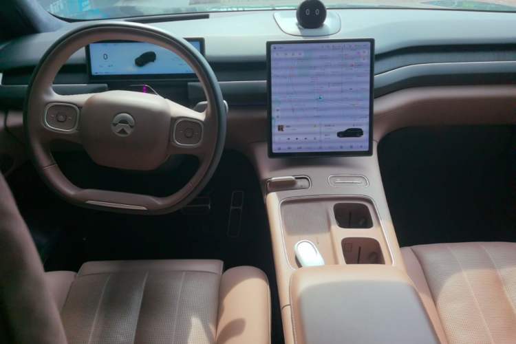 Used Nio ES8 2024 100kWh Signature Edition Center Console