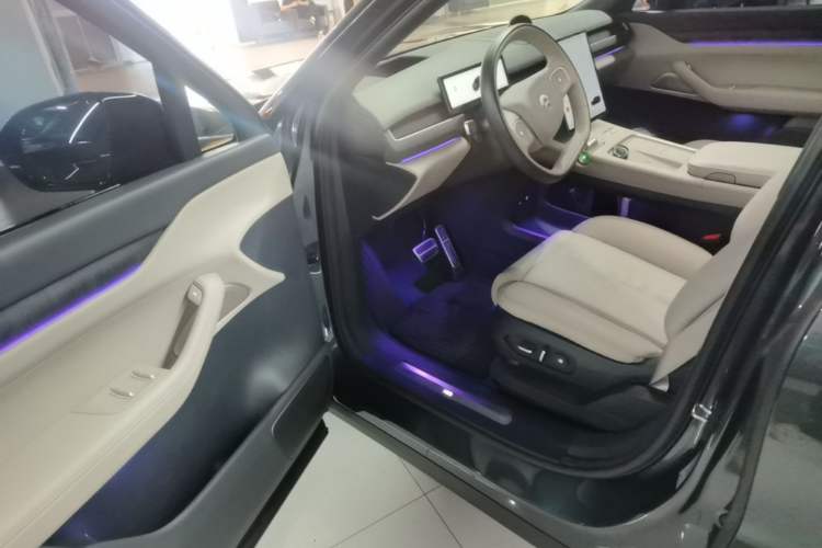 Used Nio ES8 2024 75 kWh Driver Seat
