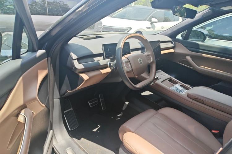 Used Nio ES8 2024 75 kWh Driver Seat