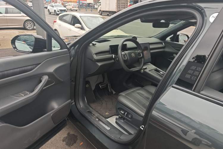 Used Nio ES8 2024 75 kWh Driver Seat