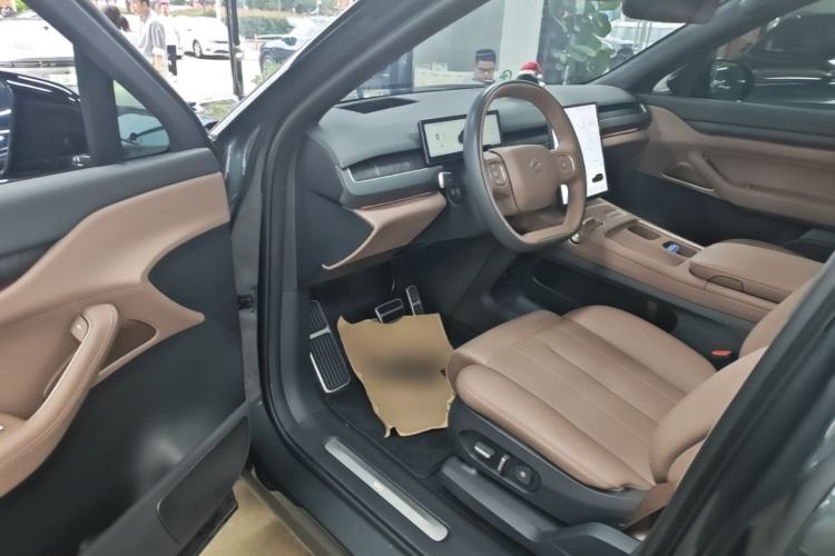 Used Nio ES8 2024 75 kWh Driver Seat