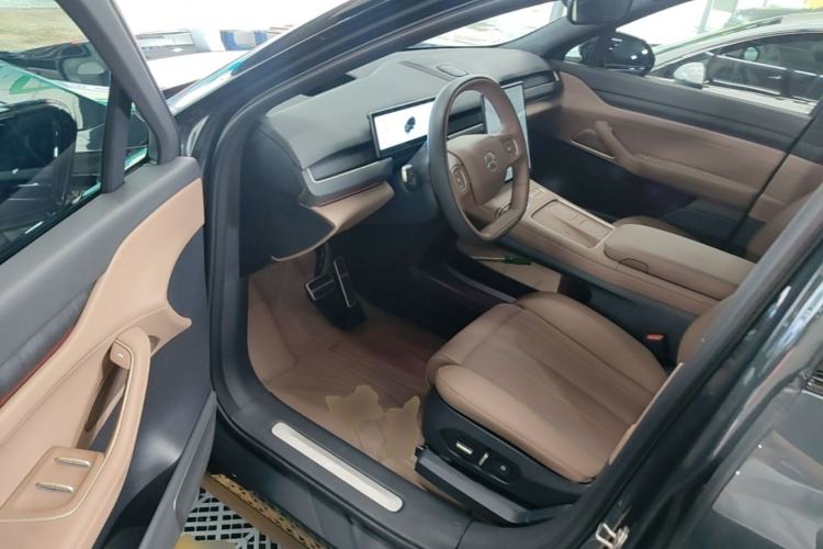 Used Nio ES8 2024 75 kWh Driver Seat