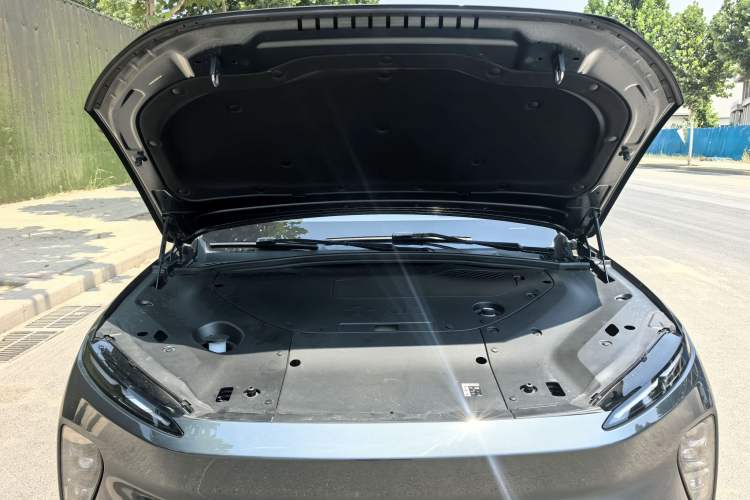Used Nio ES8 2024 75 kWh Engine Bay