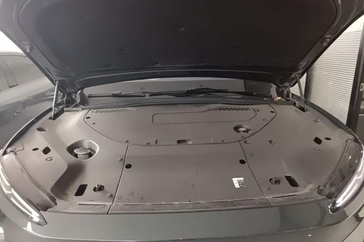 Used Nio ES8 2024 75 kWh Engine Bay