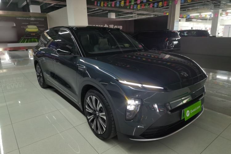 Used Nio ES8 2024 75 kWh Front Right 45 Deg