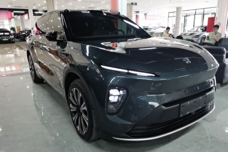 Used Nio ES8 2024 75 kWh Front Right 45 Deg