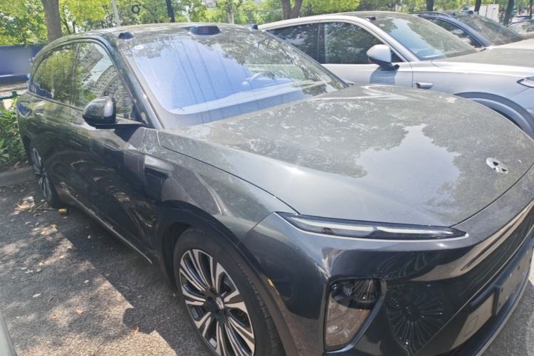 Used Nio ES8 2024 75 kWh Front Right 45 Deg