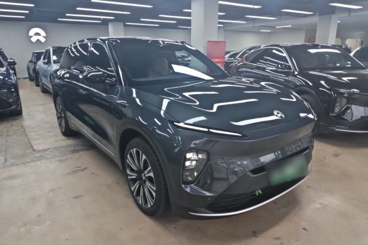 Used Nio ES8 2024 75 kWh Front Right 45 Deg