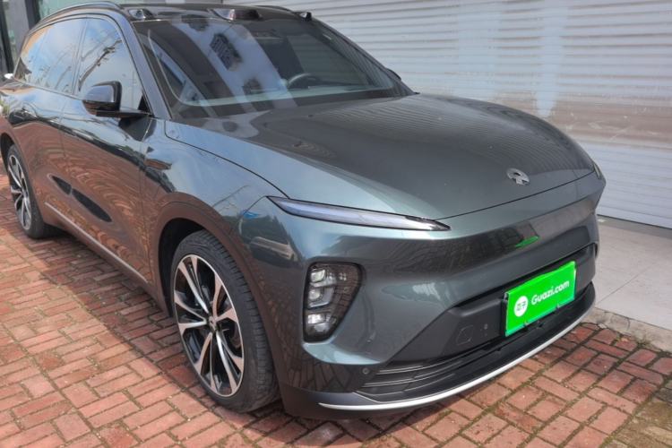 Used Nio ES8 2024 100kWh Signature Edition Front Right 45 Deg