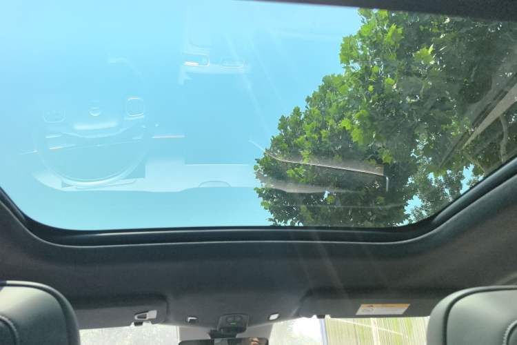 Used Nio ES8 2024 75 kWh Headliner