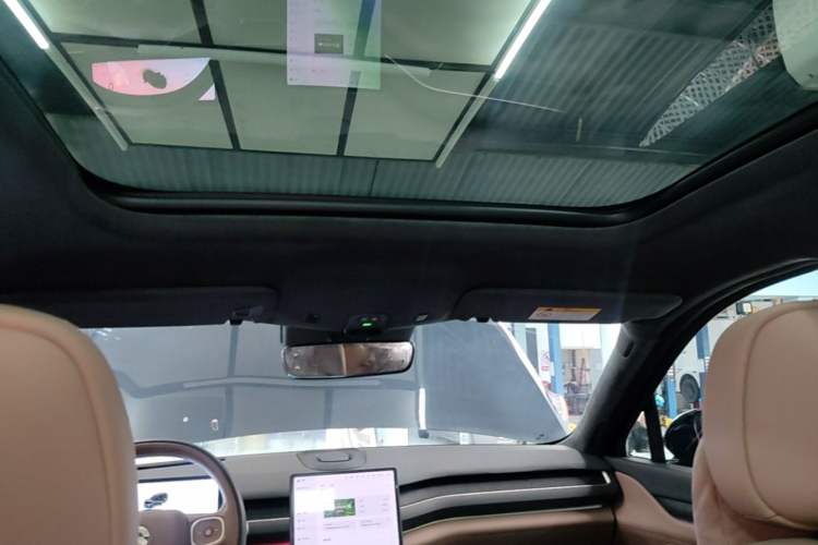 Used Nio ES8 2024 75 kWh Headliner