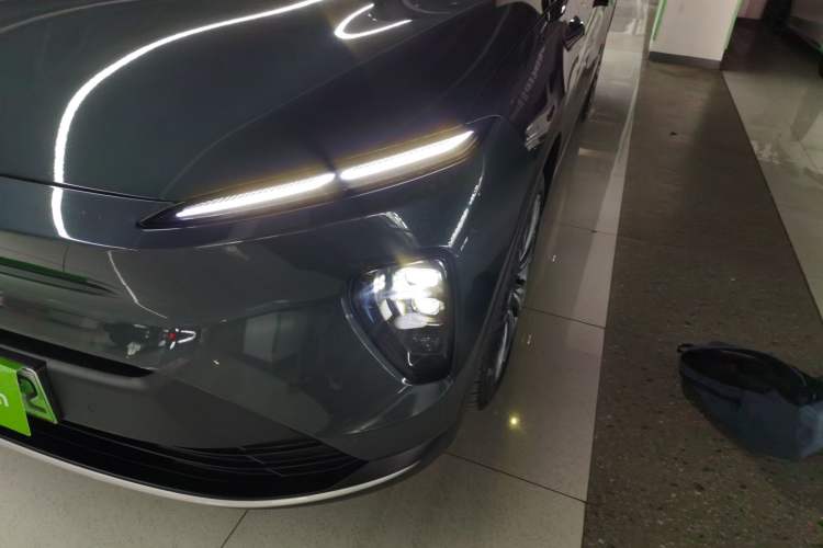 Used Nio ES8 2024 75 kWh Left Front Headlight