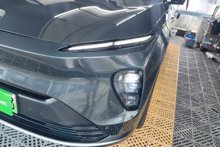 Used Nio ES8 2024 75 kWh Left Front Headlight