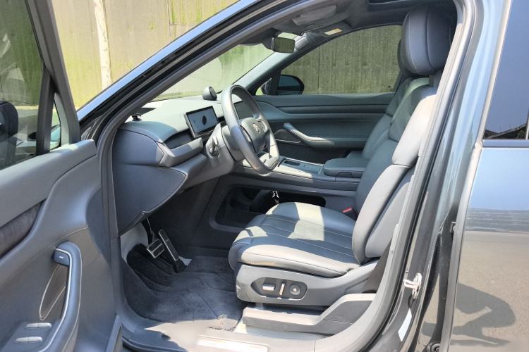 Used Nio ES8 2024 75 kWh Left Front Seat