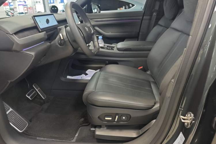 Used Nio ES8 2024 75 kWh Left Front Seat