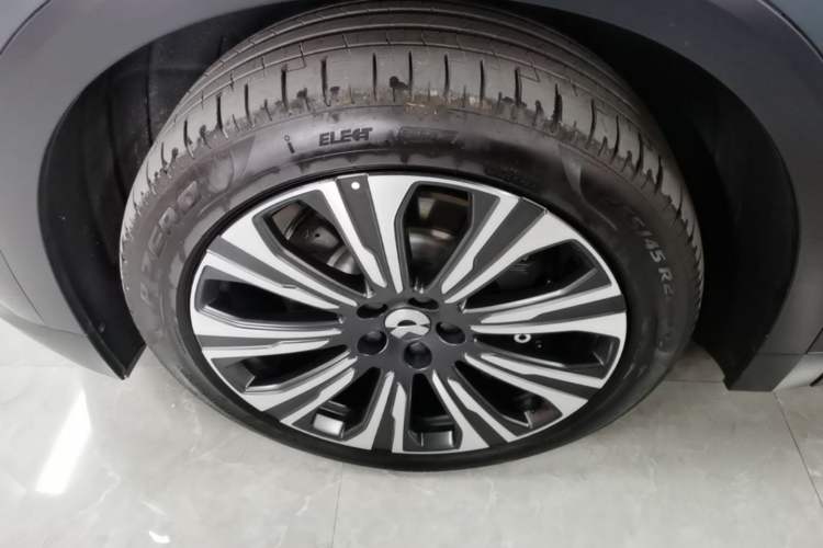 Used Nio ES8 2024 75 kWh Left Front Wheel Hub