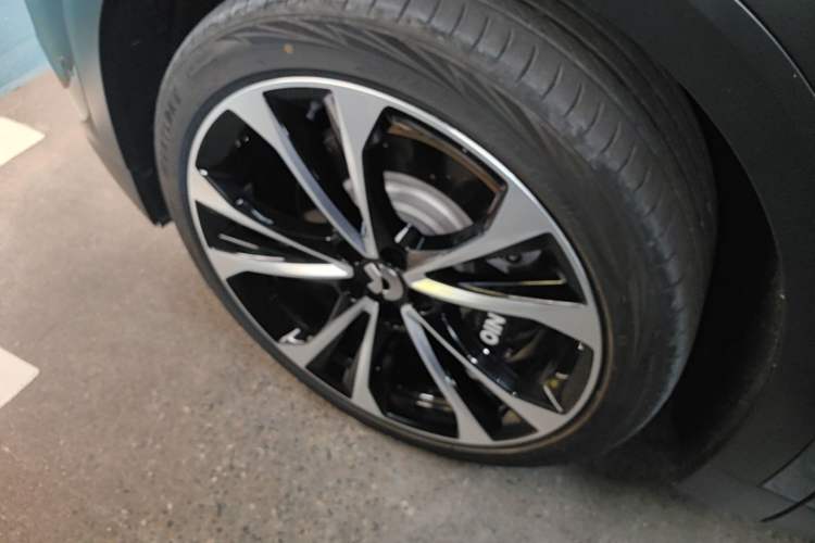 Used Nio ES8 2024 100kWh Signature Edition Left Front Wheel Hub