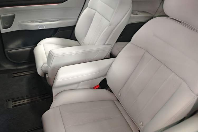 Used Nio ES8 2024 100kWh Left Rear Seat