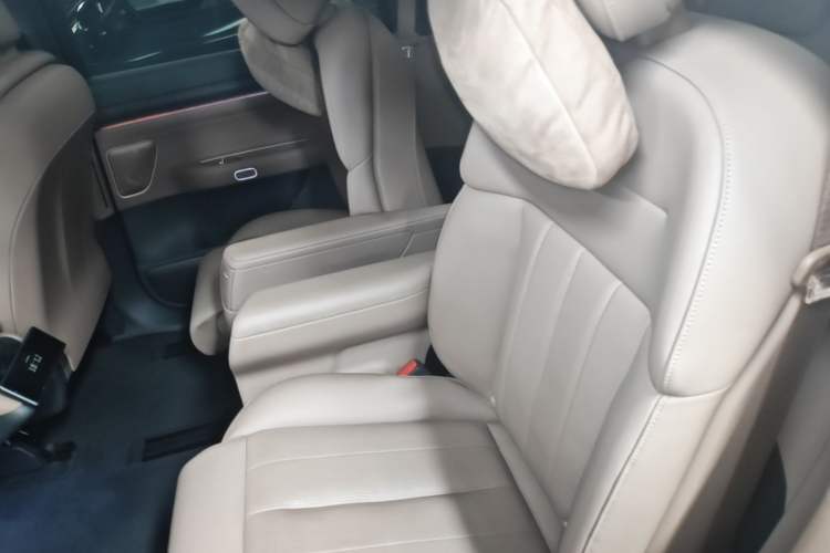 Used Nio ES8 2024 75 kWh Left Rear Seat