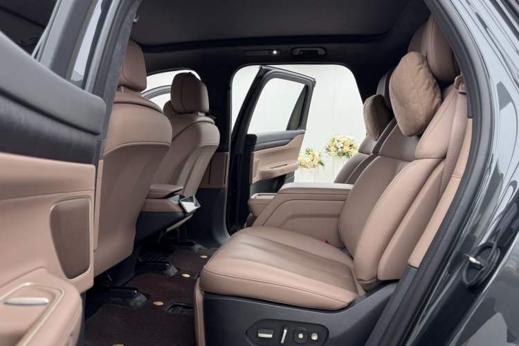 Used Nio ES8 2024 100kWh Signature Edition Left Rear Seat